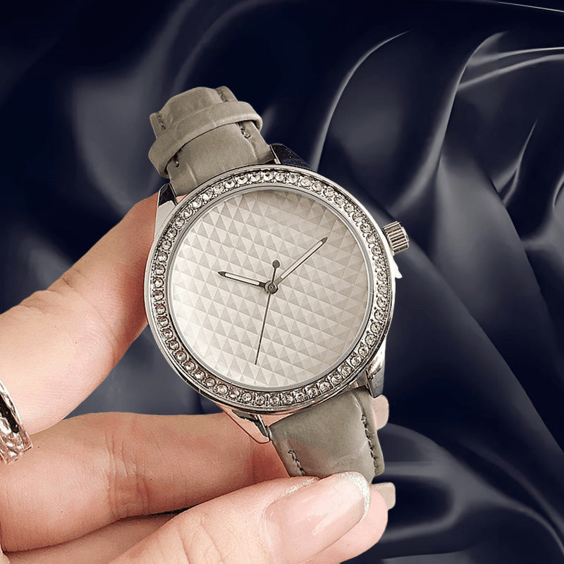 皮带手表女学生腕表复古简约手表气质便宜合金表top brand watch